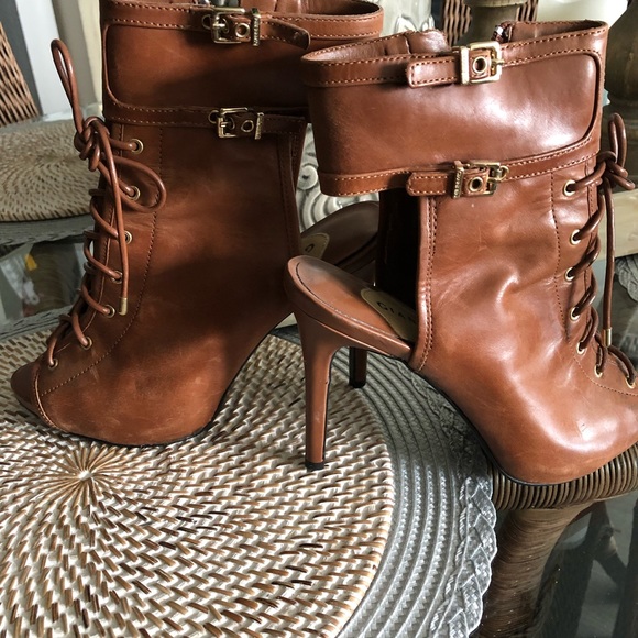 Gianni Bini Tan Leather Ankle bootie SZ 6 - Picture 3 of 11